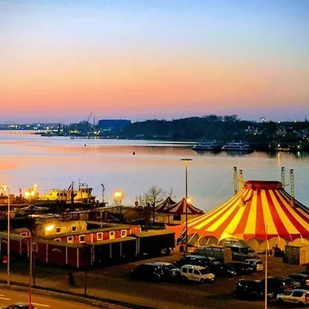 Circus Fantasia Rostock Buitenkant foto